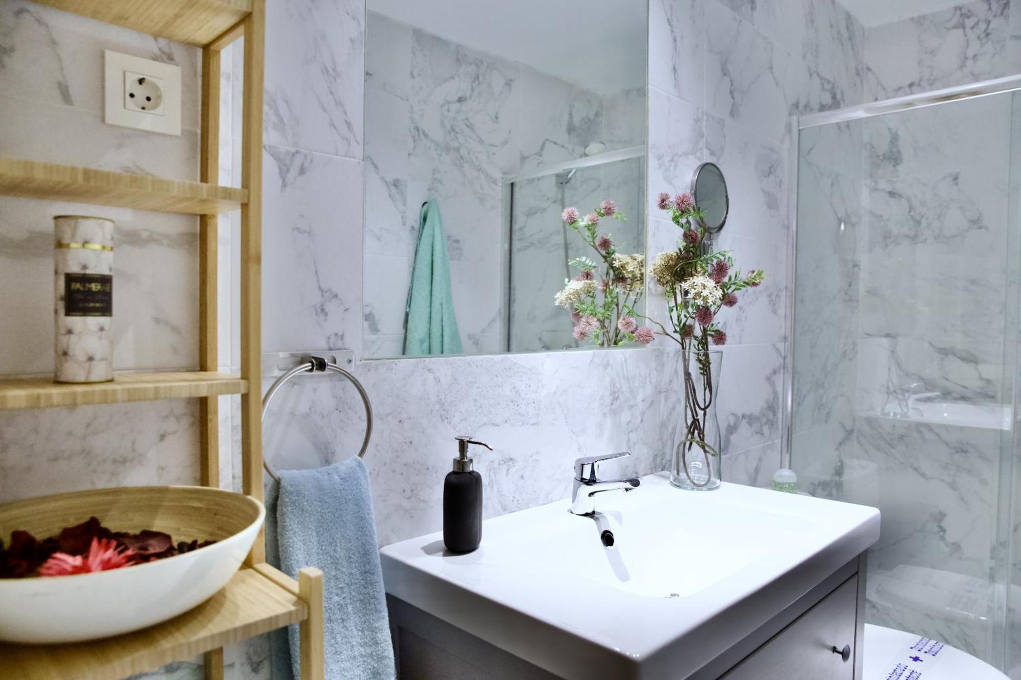 Couette-café Dplace To Be - Exclusive In Historic Center Madrid